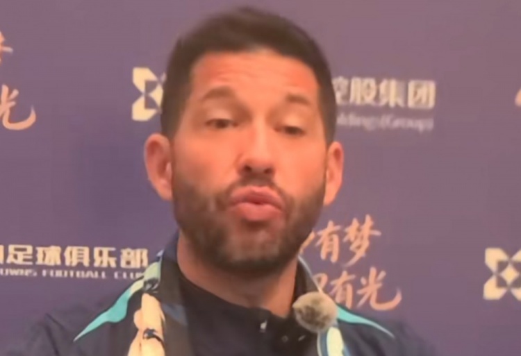 三镇新帅莫拉：球员只分好的和不好的，我不会在意他们的年龄